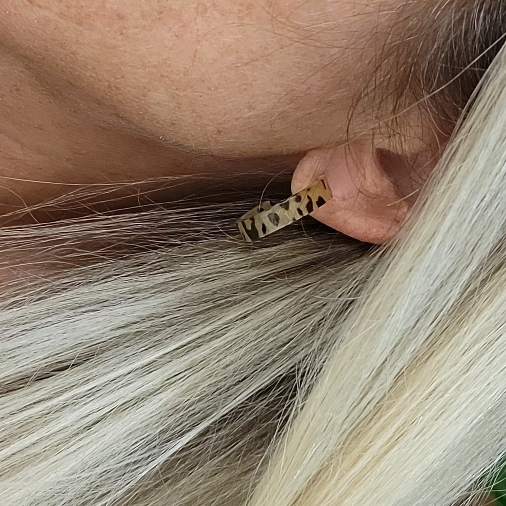 LEOPARD PRINT HOOPS - Picture 3 of 7